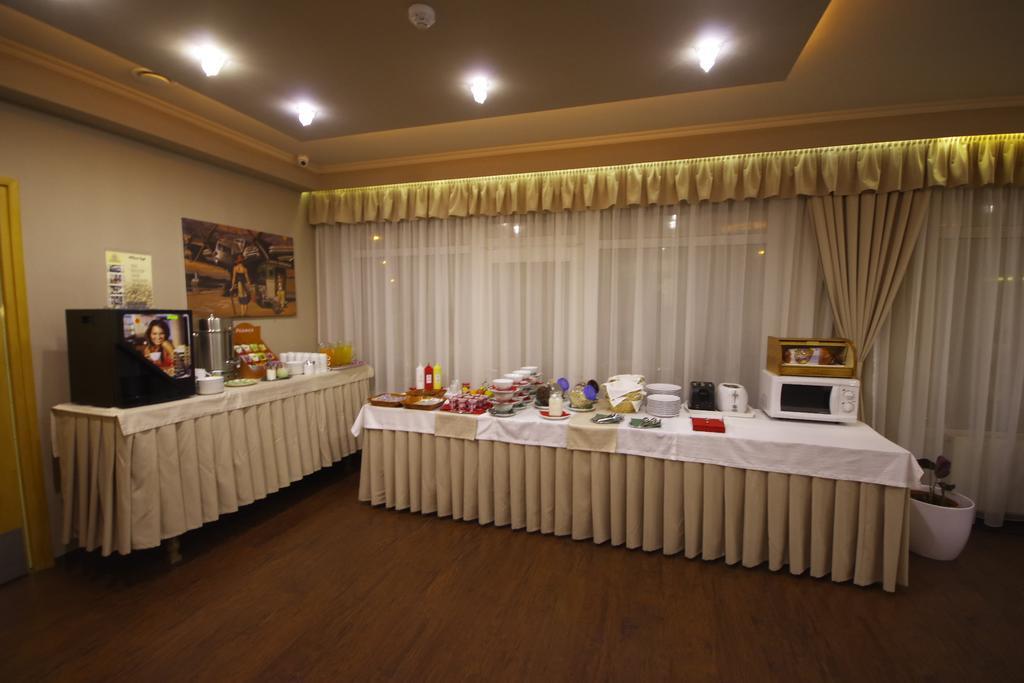 Hotel Vadaszkuert Superior Секешфехервар Экстерьер фото